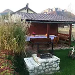 Pod Troma Korunami