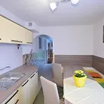 Pod Troma Korunami Červený Kláštor