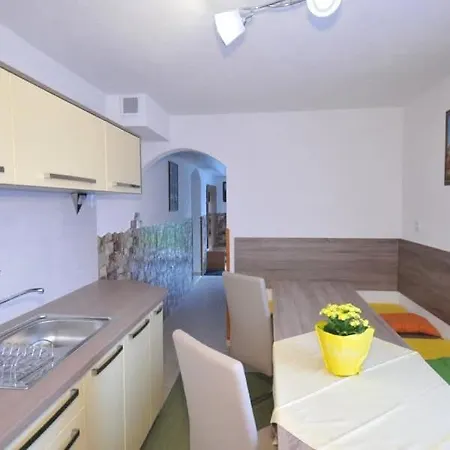 Pod Troma Korunami Червены-Клаштор